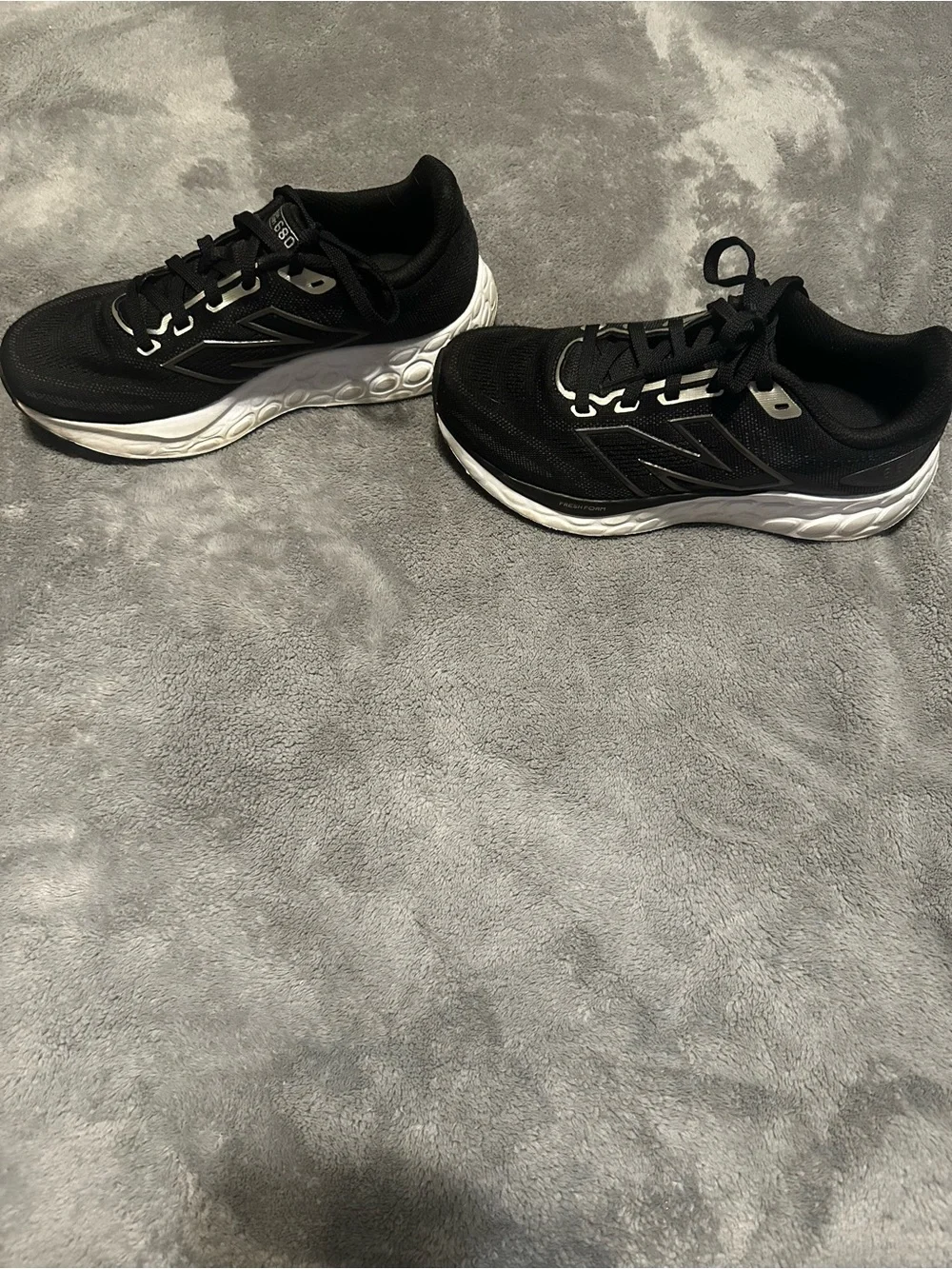 New Balance Women’s Black Athletic Running Shoes with White Sole